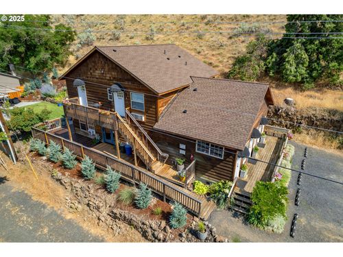 210 Hartman Ave, Maupin, OR, 97037-7131 | Card Image