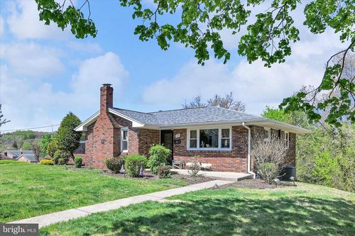 208 Mckinley St, SCHUYLKILL HAVEN, PA, 17972-2031 | Card Image