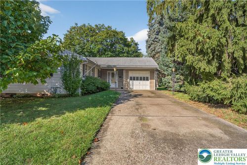 811 Elm St, BETHLEHEM, PA, 18018-4101 | Card Image