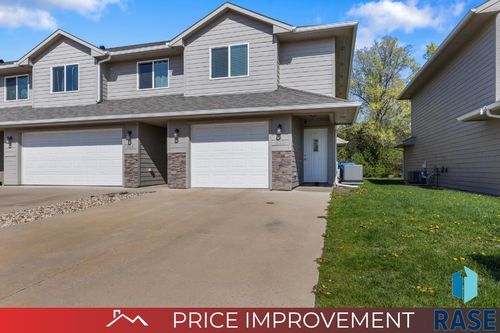 322 Macey Ave, Harrisburg, SD, 57032-2431 | Card Image