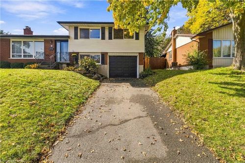 22 Applewood Cres, Guelph, ON, N1H6B2 | Card Image
