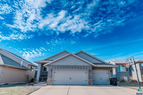 4805 S Wassom Ave Avenue, Sioux Falls, SD, 57106 | Card Image