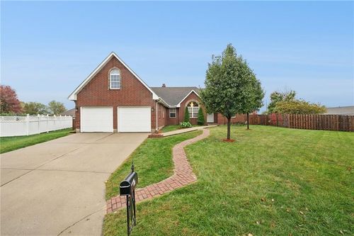 701 Mount Hope Cir, Odessa, MO, 64076-1633 | Card Image