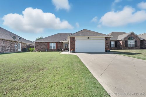 2724 S 80th East Ave, Tulsa, OK, 74129-2701 | Card Image