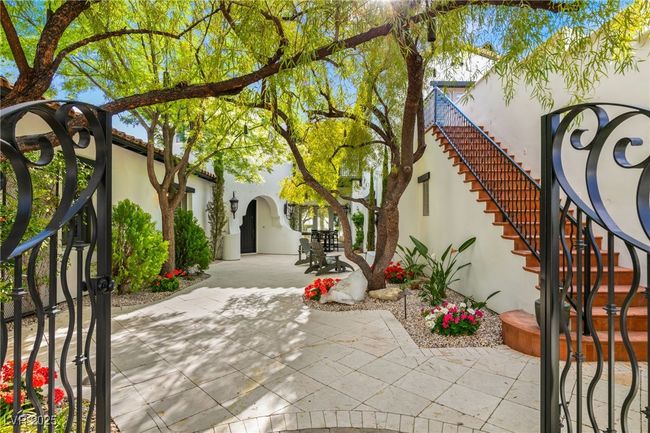 19 Quintessa Cir, House other with 4 bedrooms, 5 bathrooms and null parking in Las Vegas NV | Image 6