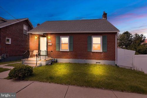 1214 Luzerne St, READING, PA, 19601-1739 | Card Image