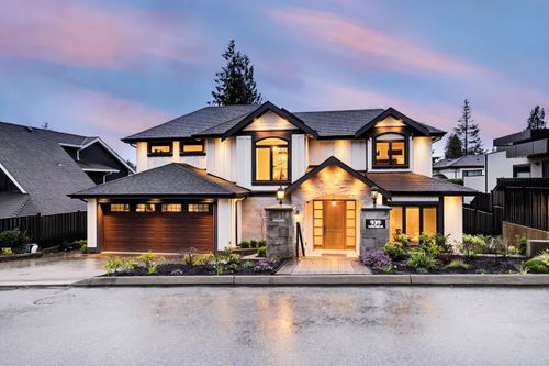 939 Forest Hills Dr, North Vancouver, BC, V7R1M9 | Card Image