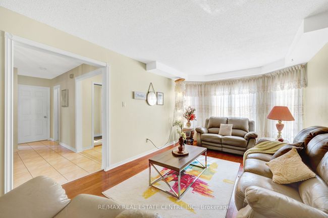 5615 River Grove Ave, House other with 4 bedrooms, 3 bathrooms and 3 parking in Mississauga ON | Image 5