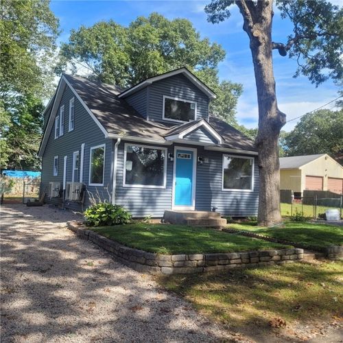211 Wood St, Warwick, RI, 02889-9234 | Card Image