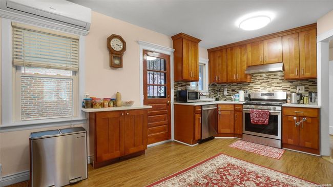 104 Sylvia Ln, House other with 4 bedrooms, 1 bathrooms and null parking in New Hyde Park NY | Image 4
