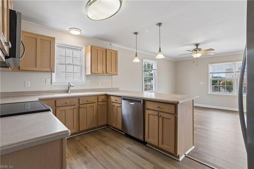 11 Bonita Dr, Hampton, VA, 23664-1903 | Card Image