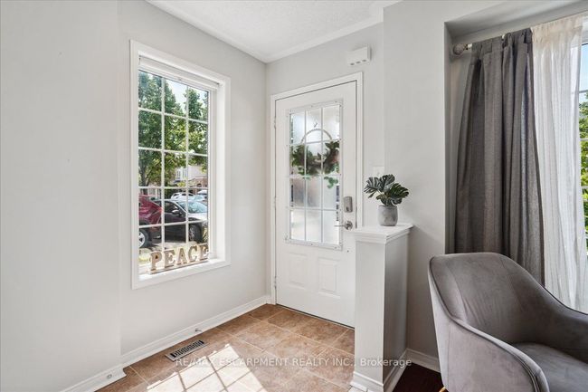 2403 Emerson Dr, House attached with 3 bedrooms, 4 bathrooms and 1 parking in Burlington ON | Image 4
