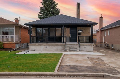 37 Bentworth Ave, North York, ON, M6A1P1 | Card Image