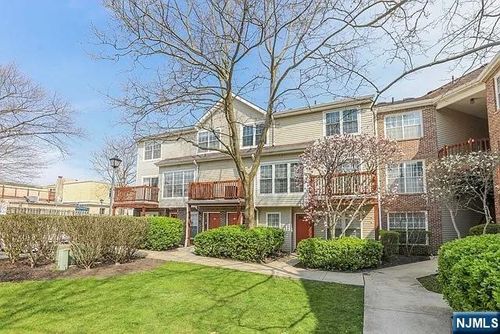 1430 Westgate Dr, Fort Lee, NJ, 07024-2170 | Card Image