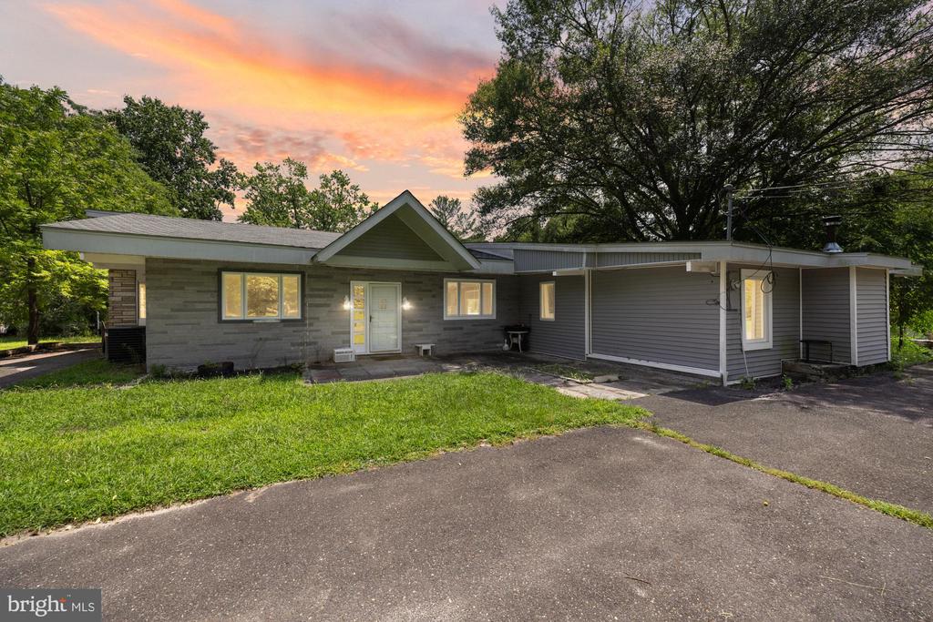 Weymouth Rd, Egg Harbor City, NJ 08215