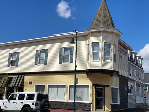 apt-6-4 Martin St, Derry, NH, 03038-2348 | Card Image