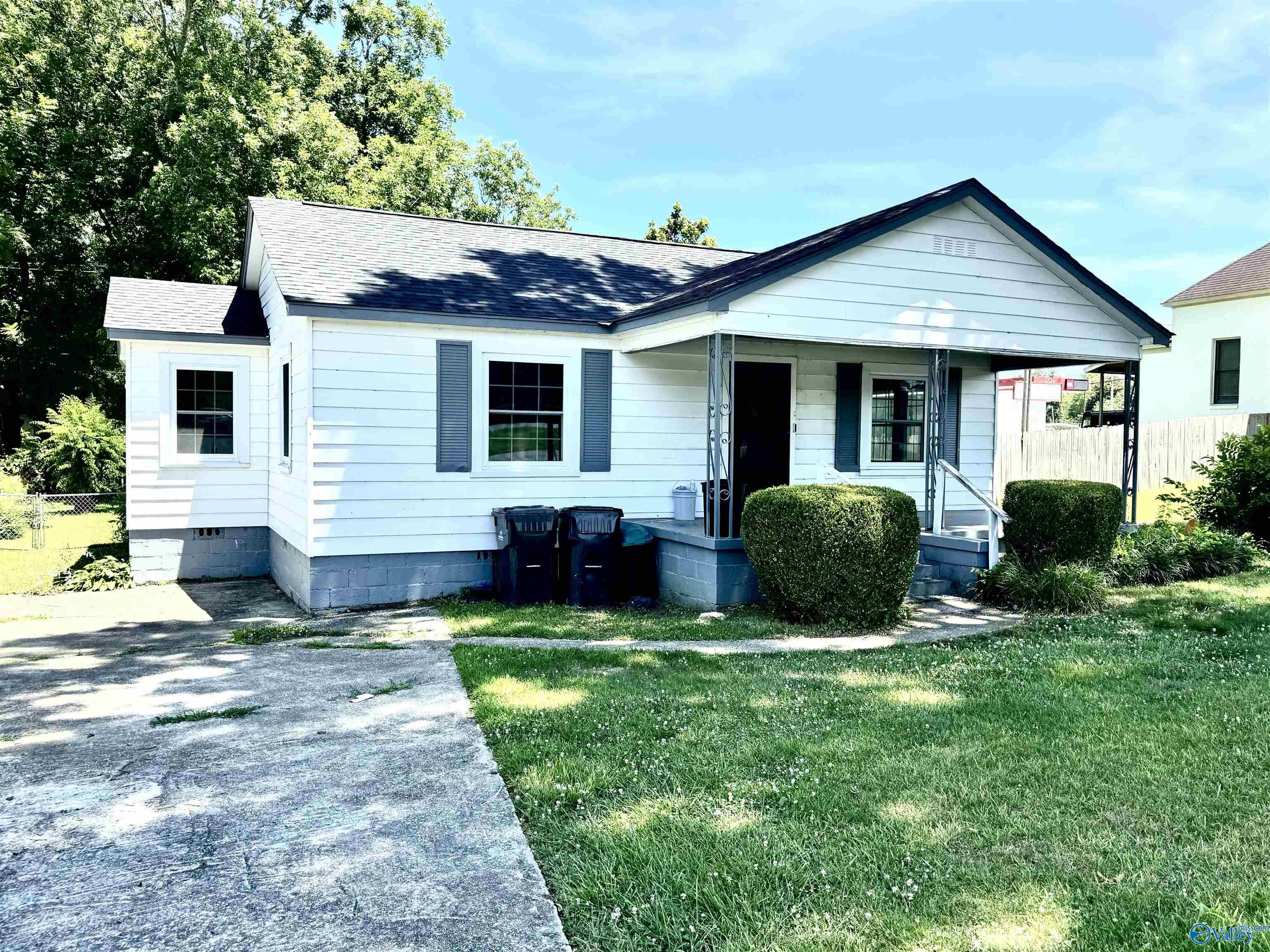 13th Ave, Decatur, AL 35601