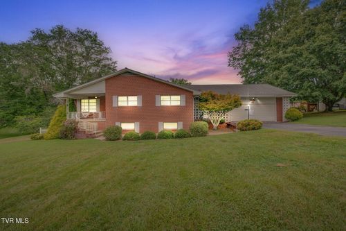 102 Patrick Henry Cir, Kingsport, TN, 37663-3733 | Card Image