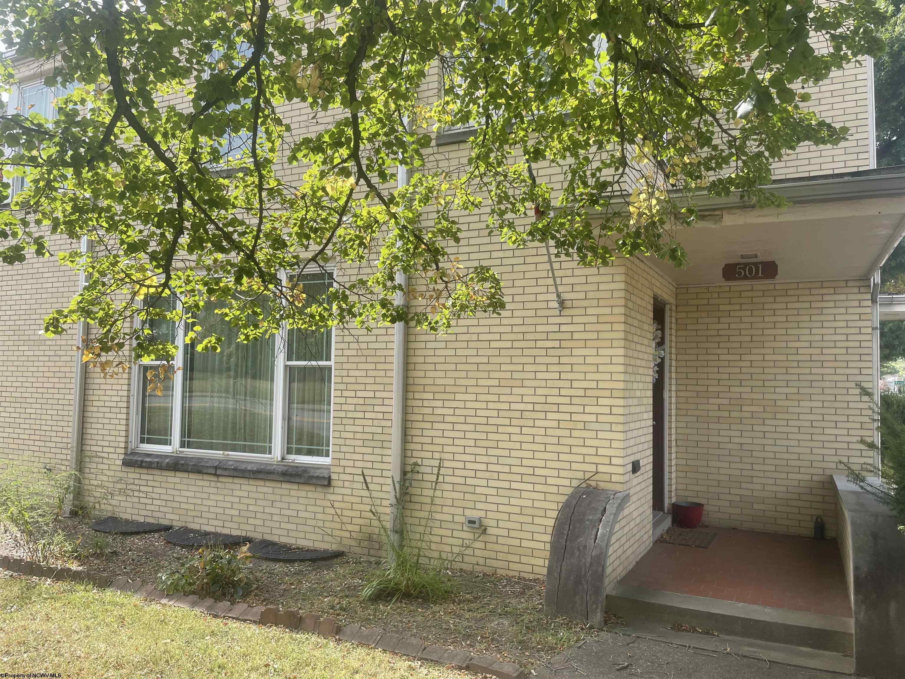 Main St, Clarksburg, WV 26301