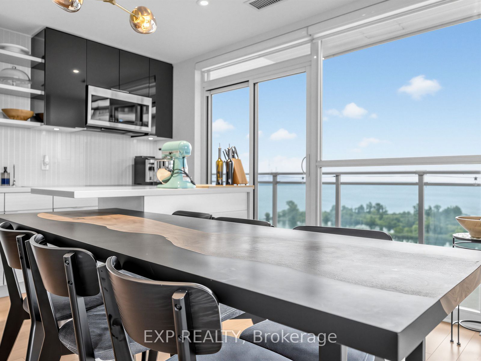 Residential in Toronto W06 2