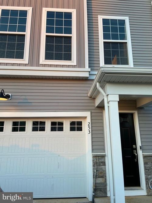 253 Red Leaf Ln, EXTON, PA, 19341-2388 | Card Image
