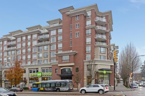 {{alt}} | Card Image