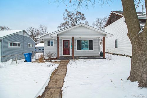 4018 Quillen Ave, Waterford Twp, MI, 48329-2052 | Card Image