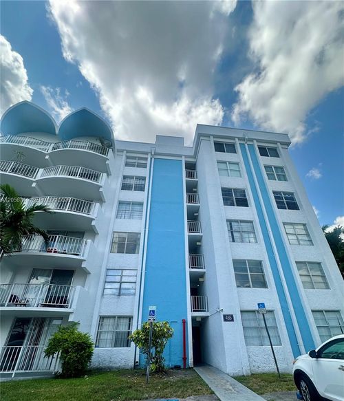 b103-486 Nw 165th Street Rd, Miami, FL, 33169-6462 | Card Image