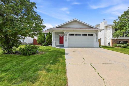 206 Davison Dr, Red Deer, AB, T4R2E6 | Card Image