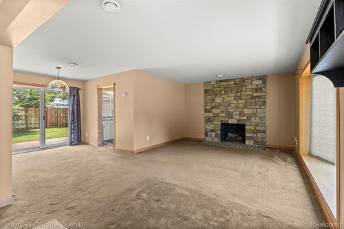 27275 Westland Rd, Redford, MI, 48240-2334 | Card Image