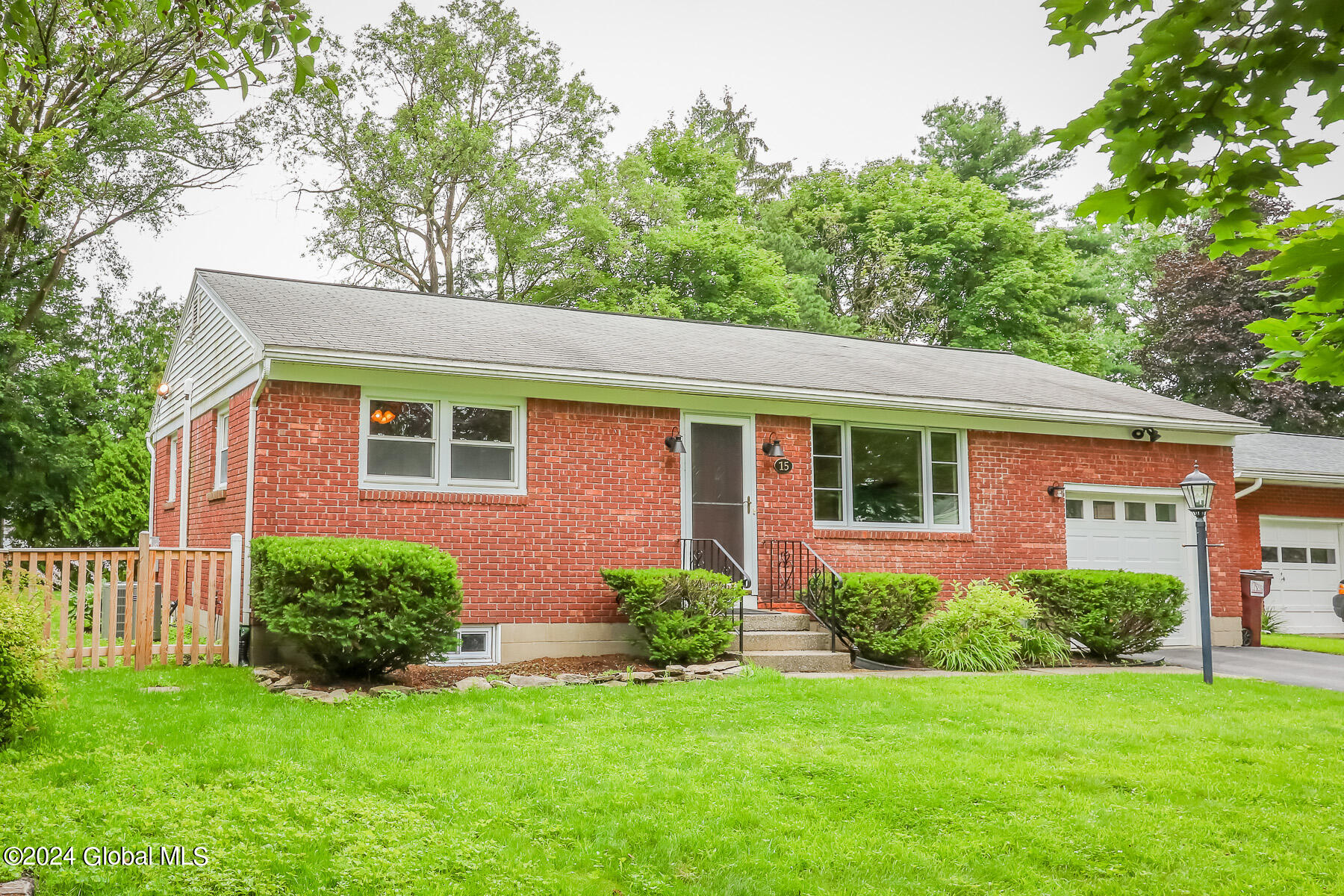 Benton Dr, Saratoga Springs, NY 12866