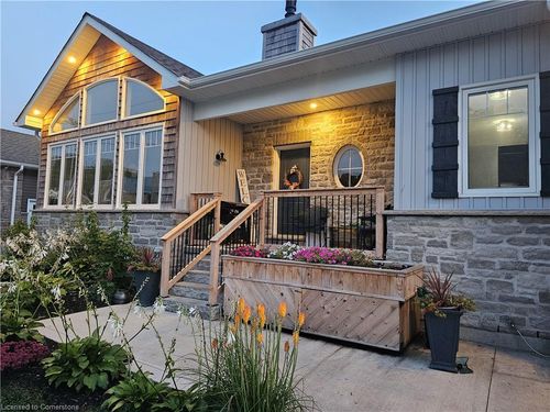 11 Ann St N, Clifford, ON, N0G | Card Image
