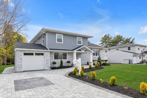 7 Suzanne Ln, Bethpage, NY, 11714-1420 | Card Image