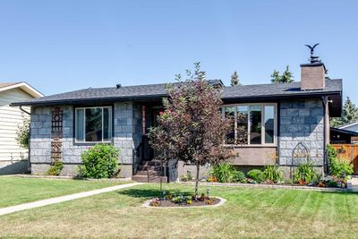 14 Sheppard Rd Sw, House detached with 5 bedrooms, 3 bathrooms and 2 parking in High River AB | Image 2