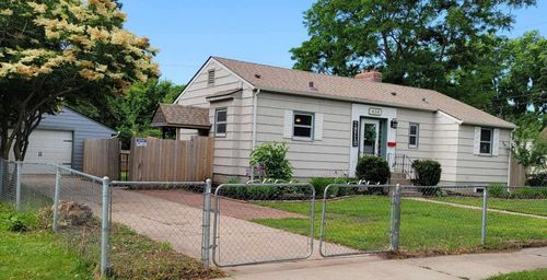 434 Rose Ave E, Saint Paul, MN, 55130-3630 | Card Image