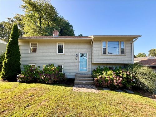 94 Conanicus Rd, Narragansett, RI, 02882-2437 | Card Image