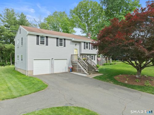 18 Richard Ln, Bloomfield, CT, 06002-1733 | Card Image