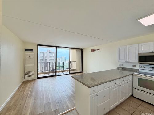 3601-411 Hobron Ln, Honolulu, HI, 96815-1219 | Card Image