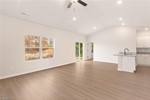 125 Courtland Dr, King, NC, 27021-8849 | Card Image