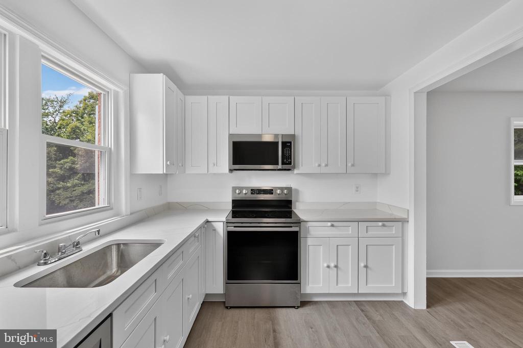 Residential in WOODBRIDGE 3