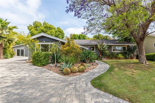 16733 Archwood St, Van Nuys, CA, 91406-5502 | Card Image