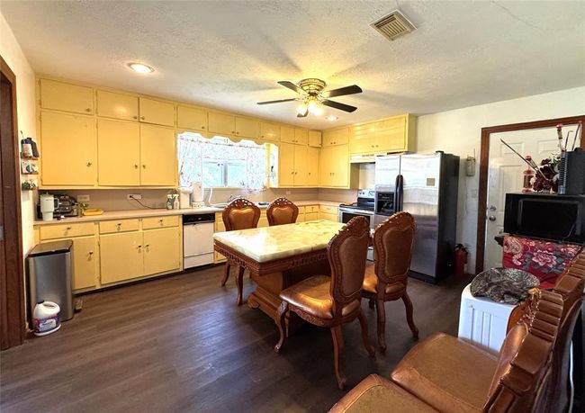 1435 Shaws Bend Rd, Home with 3 bedrooms, 2 bathrooms and null parking in Columbus TX | Image 10