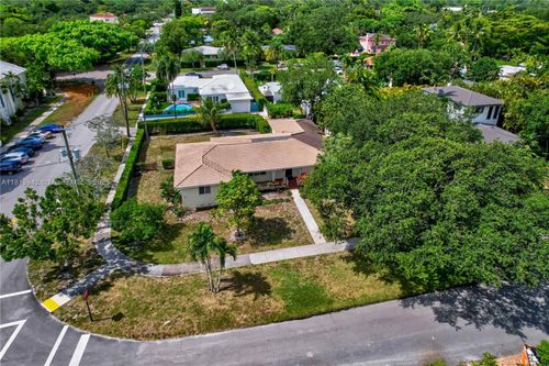 1-386 Ne 99th St, Miami Shores, FL, 33138-2437 | Card Image