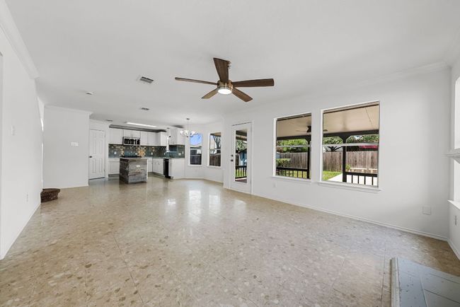 1213 Pathfinder Way, House other with 4 bedrooms, 3 bathrooms and 4 parking in Round Rock TX | Image 9