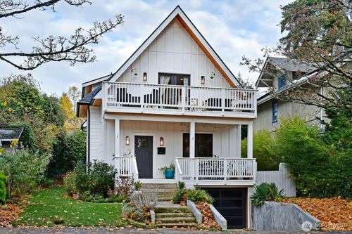 3212 E Spruce St, Seattle, WA, 98122-6323 | Card Image