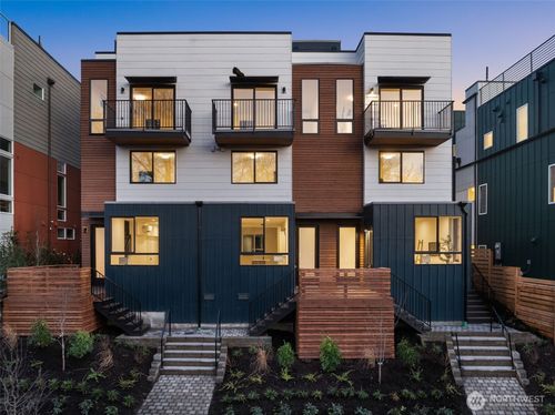 914 15th Ave, Seattle, WA, 98122 | Card Image