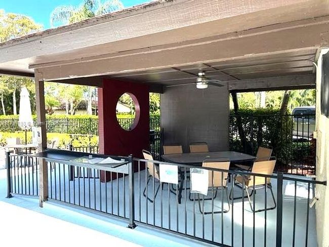 120 Roselle Ct, Home with 3 bedrooms, 2 bathrooms and null parking in Royal Palm Beach FL | Image 28