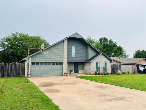 909 N Peace Ave, Elk City, OK, 73644-2429 | Card Image