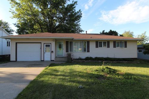 802 6th St, Traer, IA, 50675-1310 | Card Image