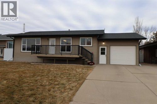 1124 2 Ave N, Vauxhall, AB, T0K2K0 | Card Image